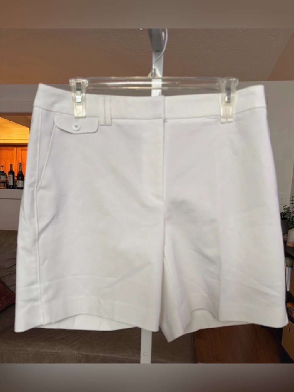 Women's White House Black Market 7 in Inseam White Shorts Size 10